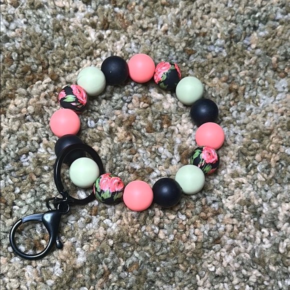 Wild Roses Pistachio Green Coral Black Keychain Bracelet Wristlet Black Hardware - Picture 4 of 4